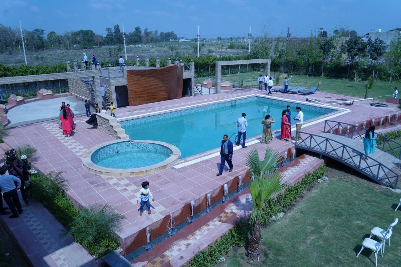 5 States Resort Amritsar Bagian luar foto